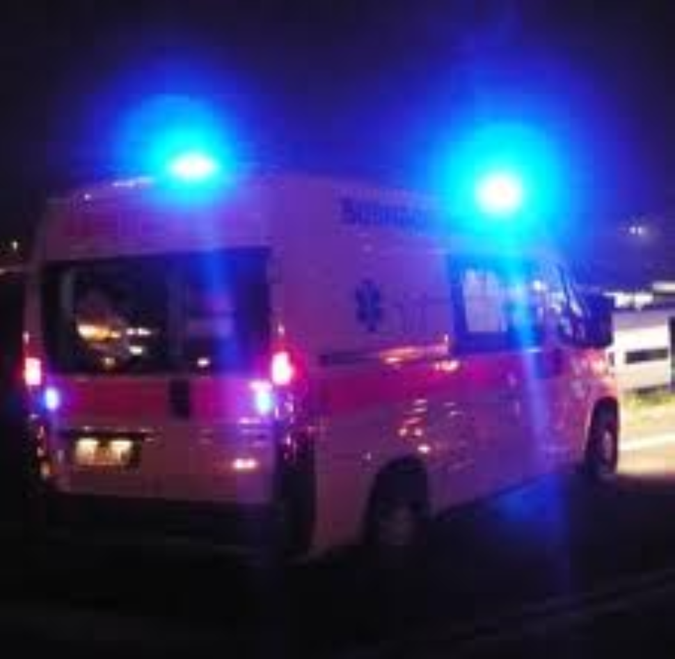Bambino di otto anni ferito da un grosso petardo