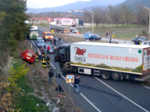 Scontro sulla SS 85, morto un poliziotto