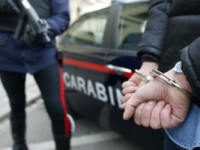 Tenta di occupare un alloggio Iacp armato di piccone, arrestato 25enne