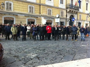 Indignati, in ‘pochi’ scendono in piazza