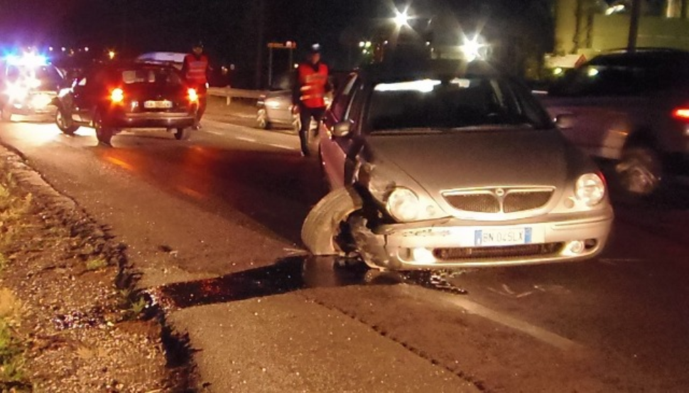 Violento frontale a Sesto Campano