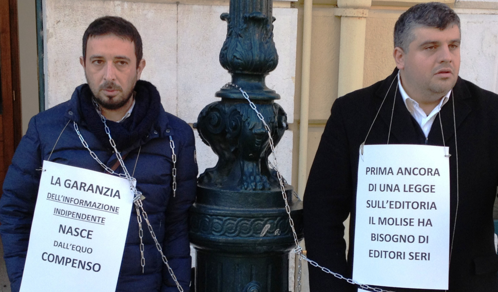 Giornalisti precari, protesta in Prefettura