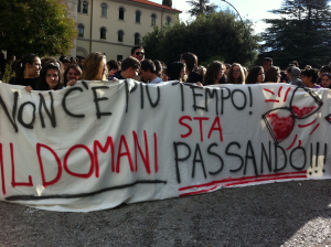 Studenti in piazza contro i tagli alla scuola