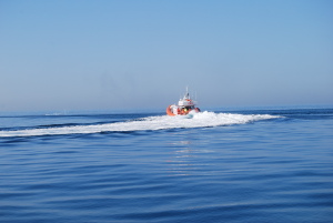 Mare mosso, due salvataggi tra le onde