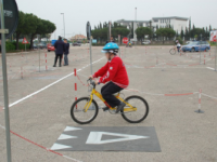 Progetto educazione stradale, bambini in piazza per le prove pratiche