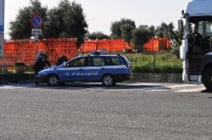 Incidente in A14, Tir si ribalta. Arteria chiusa e grossi disagi