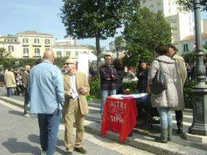 Sinistra antagonista in piazza per Tsipras