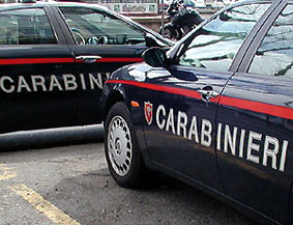 Tentano di vendere un’auto rubata al legittimo proprietario, arrestati