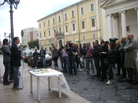 Elezioni, per i grillini arriva Di Battista