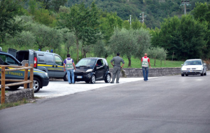 Coca e hashish negli slip, spacciatrice in manette