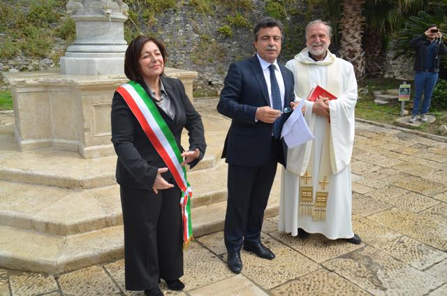 Restituita agli antichi splendori la storica fontana di Montecastello