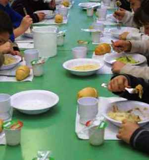 Il liceo classico manda un pacco di dolci agli alunni poveri di Pomezia