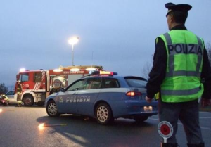 Scontro tra due auto sulla statale 16 adriatica