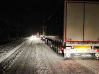 Maltempo, venti camion bloccati sulla Trignina