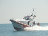 Motoveliero in balia della burrasca, salvato da Capitaneria e un peschereccio