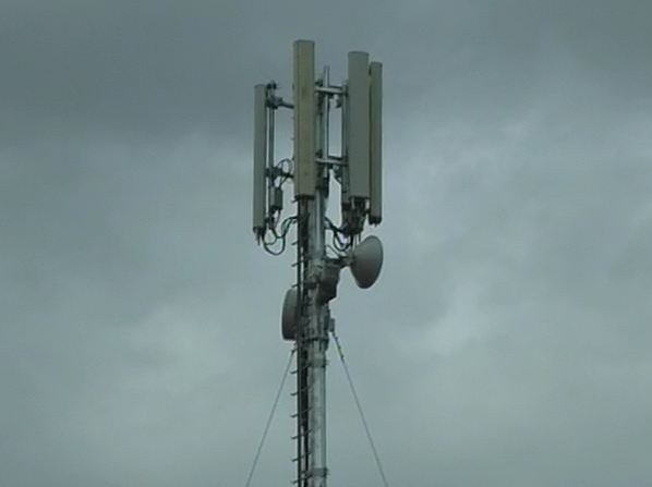 Antenna di telefonia in viale Manzoni, autorizzazione revocata