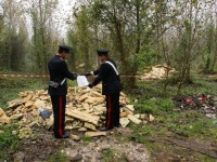 Macchiagodena, 50enne nei guai: stava smaltendo eternit in una discarica abusiva