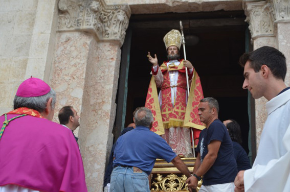 A Termoli la processione a mare di San Basso