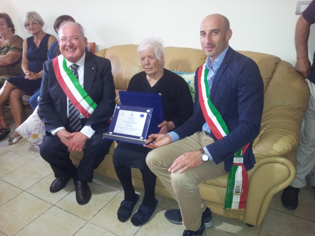 Scapoli in festa per i 100 anni di nonna Concetta | PrimoPiano Molise