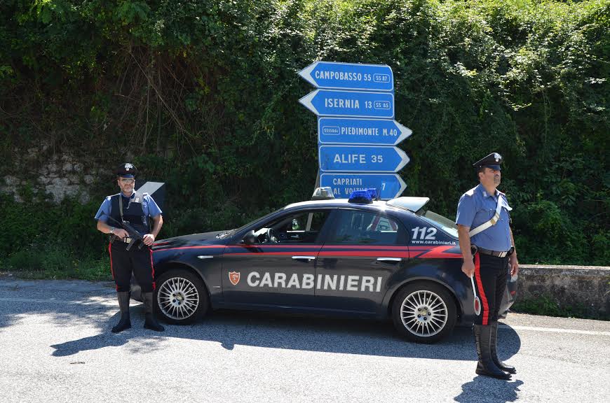 Truffano un commerciante, due casertani denunciati