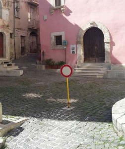 parcheggio chiesa annunziata divieto