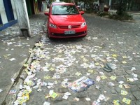 Volantini in città, stretta dell’amministrazione