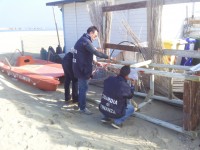 Occupazione abusiva del suolo pubblico, cinque titolari di stabilimenti balneari denunciati