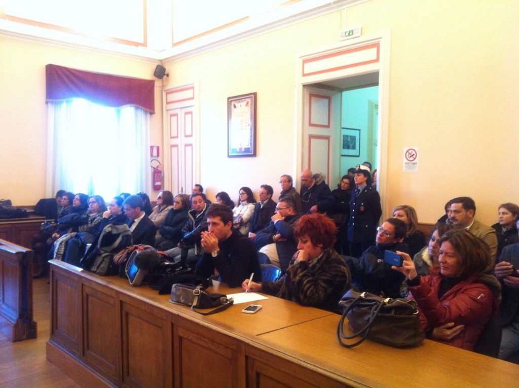 Scuola di via Crispi, i genitori ‘invadono’ Palazzo San Giorgio