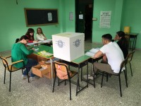 Referendum, alle 12 affluenza sotto il 10%