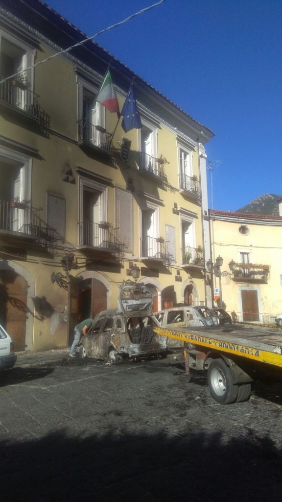 Venafro, quattro auto in fiamme nella notte