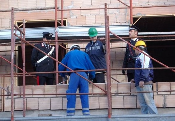 Utilizzava lavoratori in nero, imprenditore nei guai