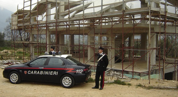 Abusivismo edilizio, denunciata una coppia di 60enni