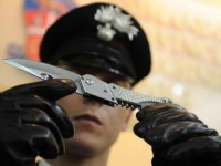 Vendeva coltelli vietati, denunciato un 45enne ad Agnone