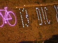 Luminarie di Natale ‘alternative’: a Montenero c’è una grande bici rosa