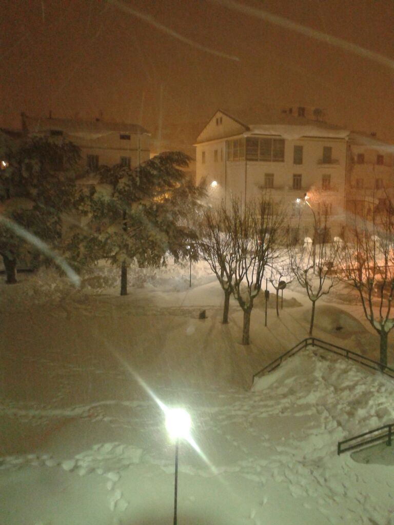 Maltempo, tregua momentanea: riprende a nevicare