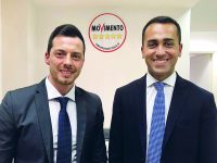 M5S raccoglie le firme per presentare la lista