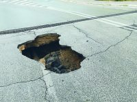 Si apre una voragine in via Magellano a Termoli, lavori d’urgenza