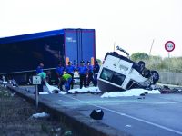 Campomarino, stretta contro il caporalato: stipati dentro un pulmino 20 braccianti stranieri