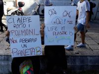 «Ci avete rotto i polmoni, non abbiamo un Pianeta B», gli studenti di Campobasso scendono in piazza in difesa dell’ambiente