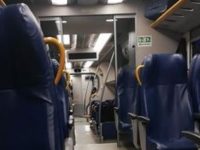 Fulmine danneggia la linea, treno bloccato a Cantalupo