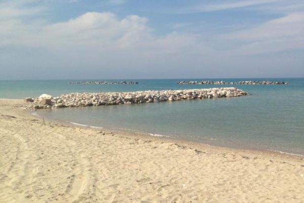 Campomarino, norme anti-Covid rigide: vietate le spiagge libere