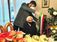 Campobasso, nonna Rosa compie 100 anni e riceve la fascia tricolore dal sindaco