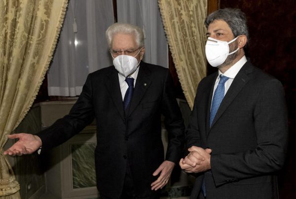 Italian President Sergio Mattarella (L) with Italian Lower House Speaker, Roberto Fico, during their meeting at the Quirinale Palace following the resignation of Prime Minister Giuseppe Conte, in Rome, Italy, 29 January 2021.
ANSA/QUIRINALE PALACE PRESS OFFICE/PAOLO GIANDOTTI 
+++ ANSA PROVIDES ACCESS TO THIS HANDOUT PHOTO TO BE USED SOLELY TO ILLUSTRATE NEWS REPORTING OR COMMENTARY ON THE FACTS OR EVENTS DEPICTED IN THIS IMAGE; NO ARCHIVING; NO LICENSING +++