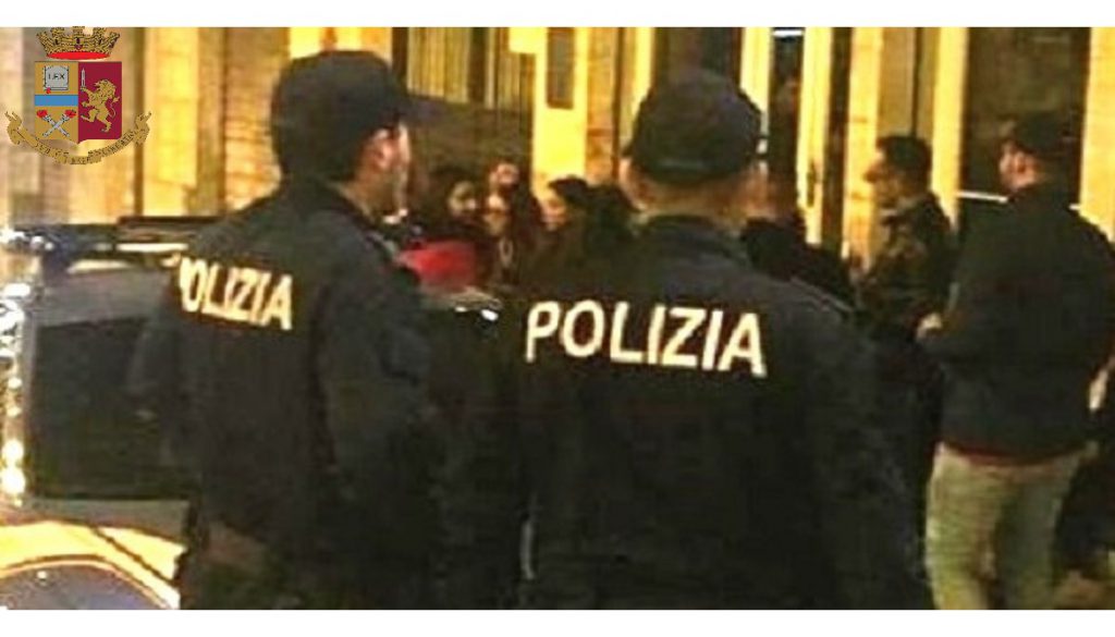 Campobasso, in barba alle norme anti Covid si danno appuntamento in centro: multati dieci giovanissimi