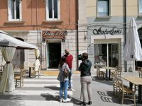 Riaperture, buona la prima: tanti caffè e pranzi all’aperto