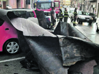 Campobasso, paura in via Mazzini: vola la copertura di un tetto