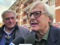 Sgarbi in città: Gabriele ce l’ha già fatta, i 5 stelle sono usciti di scena e li ha mandati dove meritano