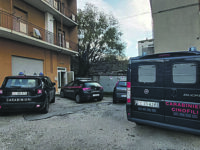 Blitz al quartiere Cep di Campobasso, i cani ‘fiutano’ marijuana a hashish