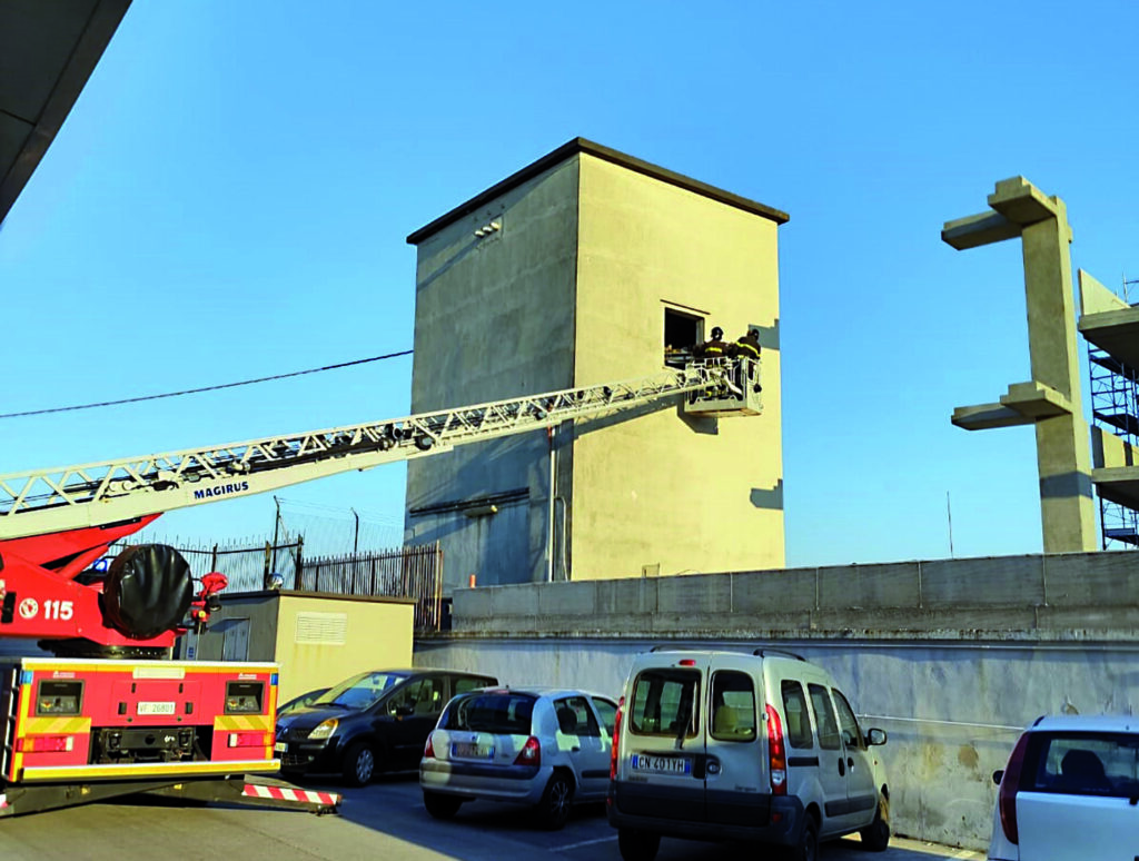 Termoli. Resta folgorato nella cabina elettrica in cantiere, operaio 56enne trasportato al San Timoteo