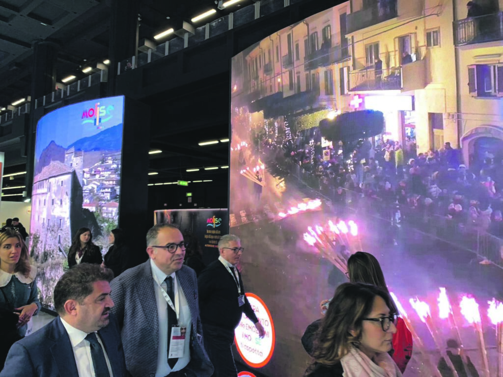 Ancora un avvio in musica, poi folla di buyer allo stand del Molise alla Bit